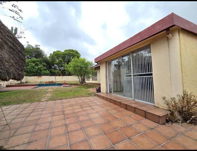 3 BEDROOM FREEHOLD FOR SALE IN RIDGEWAY